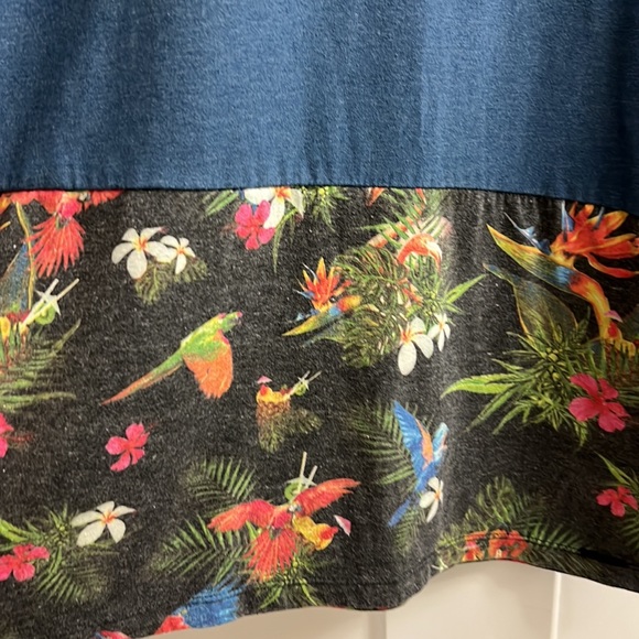 On The Byas blue / floral Tee - Picture 3 of 5